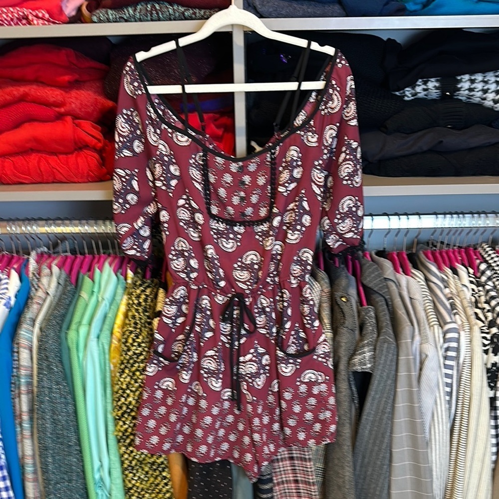 Xhilaration maroon/black/white print adjustable strap 2 pocket romper size S